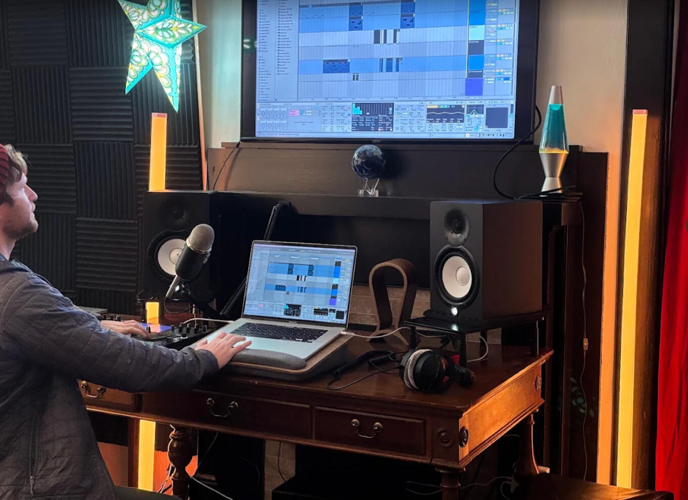 Real studio photo for Asteroid Studio